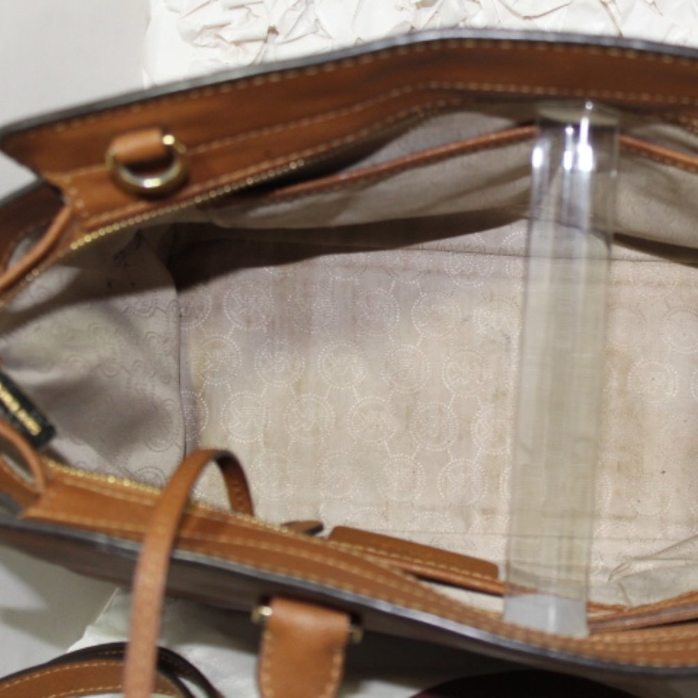 Michael Kors Large Selma Satchel - Picture 9 of 12